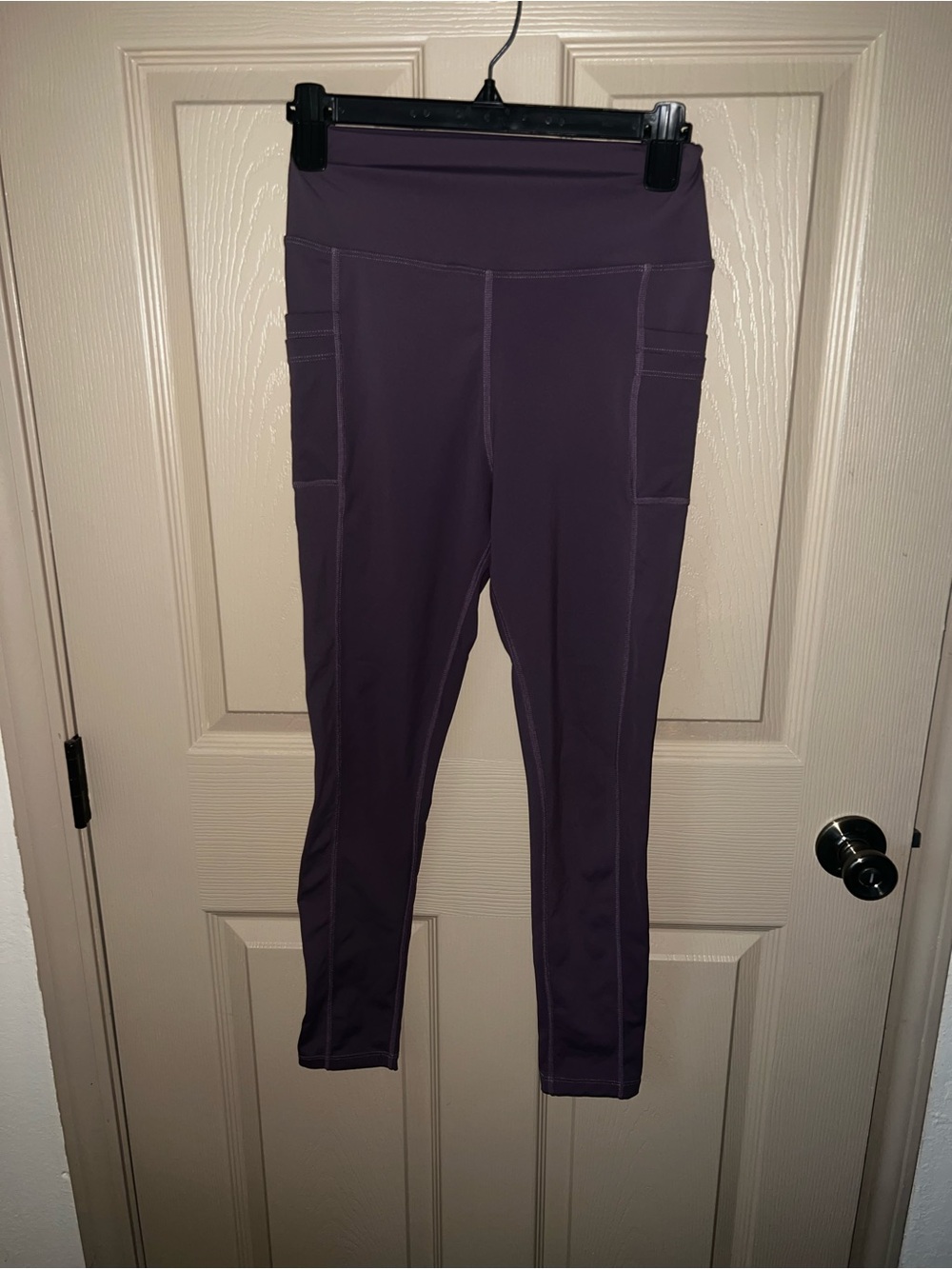 High-Waist Purple Active Leggings with Side Pockets